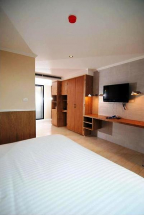  Bourbon St. Boutique Hotel  Бангкок